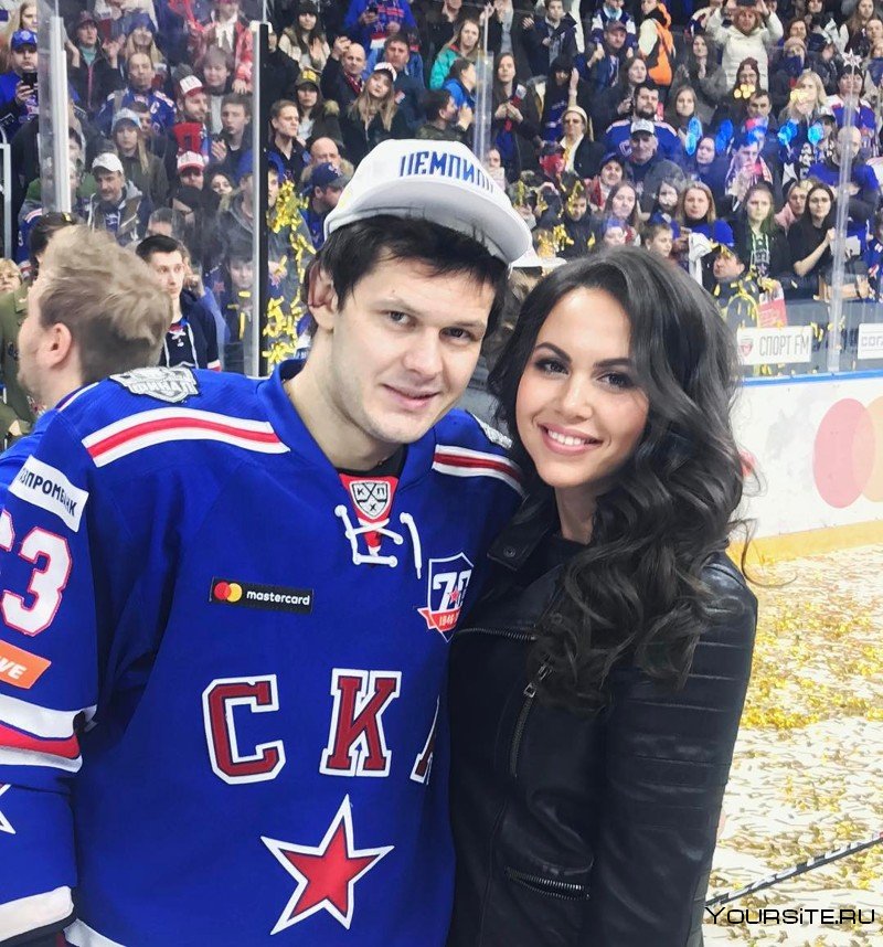Евгений Дадонов хоккеист жена