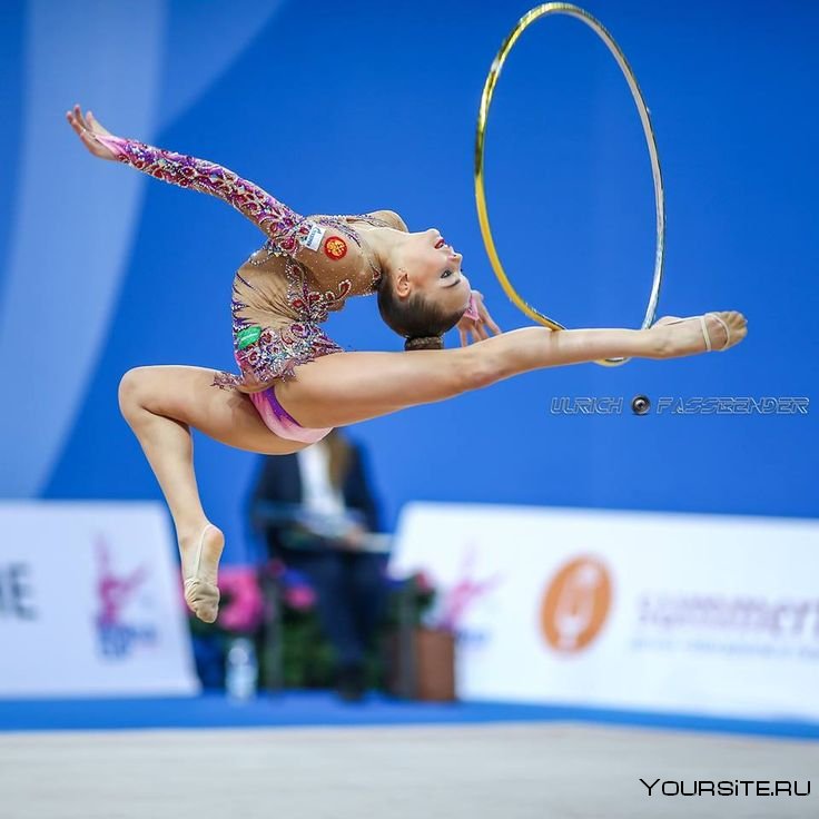 Дина Аверина гимнастка