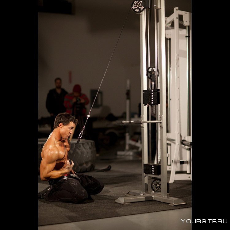 Тяга блока (верхнего) с широкой рукоятью