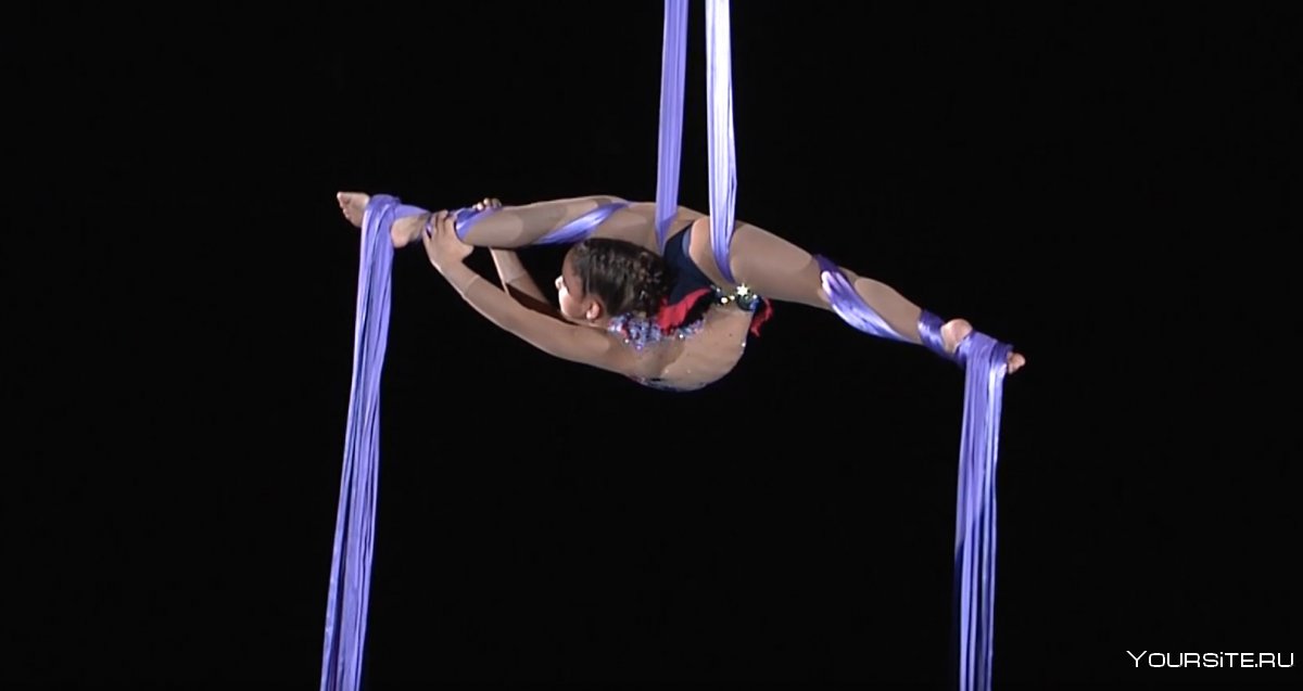 Диля Абдуллаева воздушная гимнастка