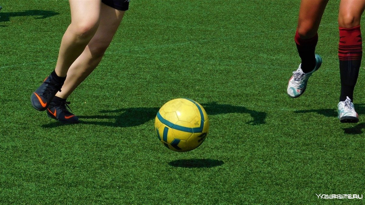 Ведение мяча в футболе фото