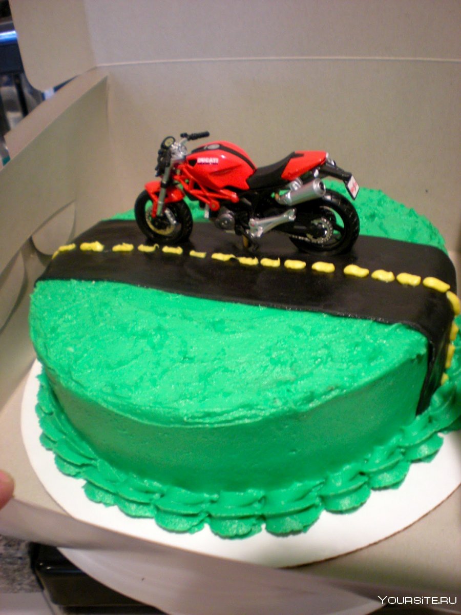 Зеленый торт с мотоциклом