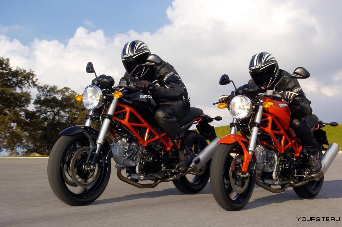 Дорожный мотоцикл Ducati