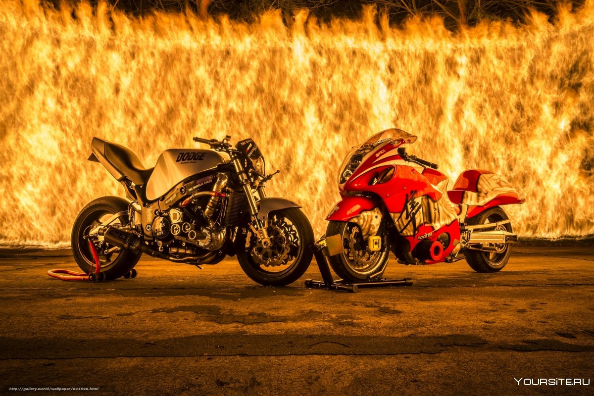 Мотоцикл в огне