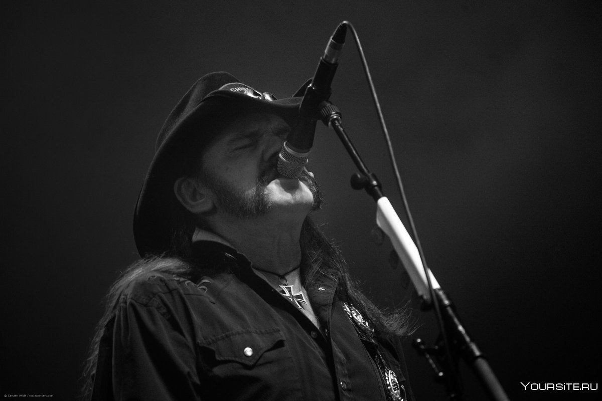 Motorhead Lemmy с ружьем