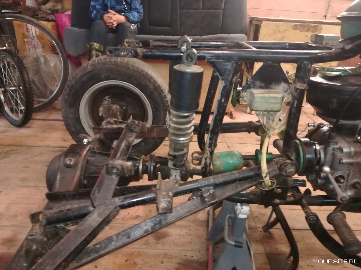 Трицикл из мотоцикла Урал с жигулевским мостом