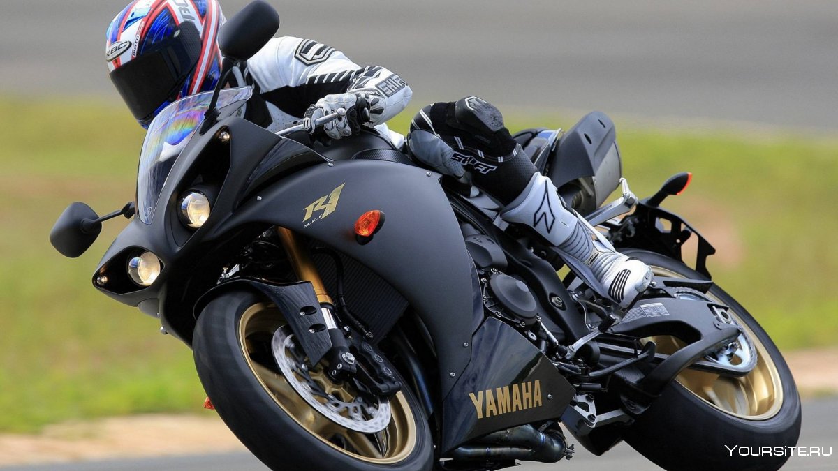 Yamaha r1 2010 с мотоциклистом