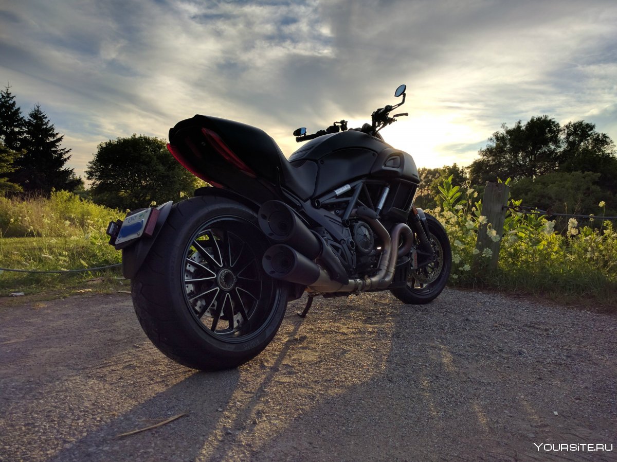 Ducati Diavel Black