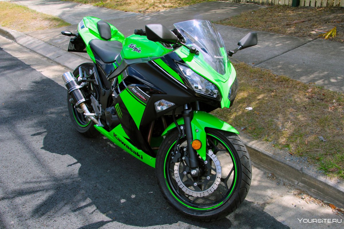 Kawasaki Ninja 250r зеленый