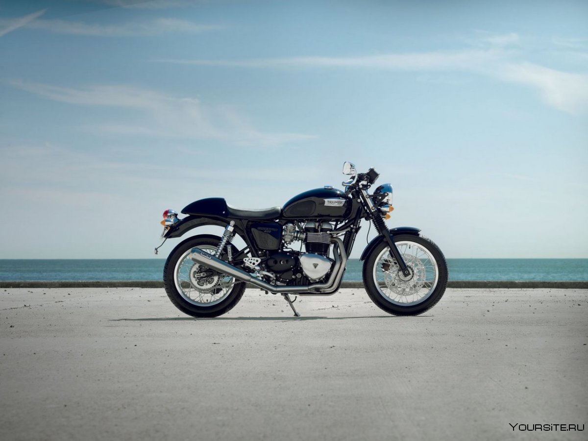 Triumph Bonneville три метра над уровнем
