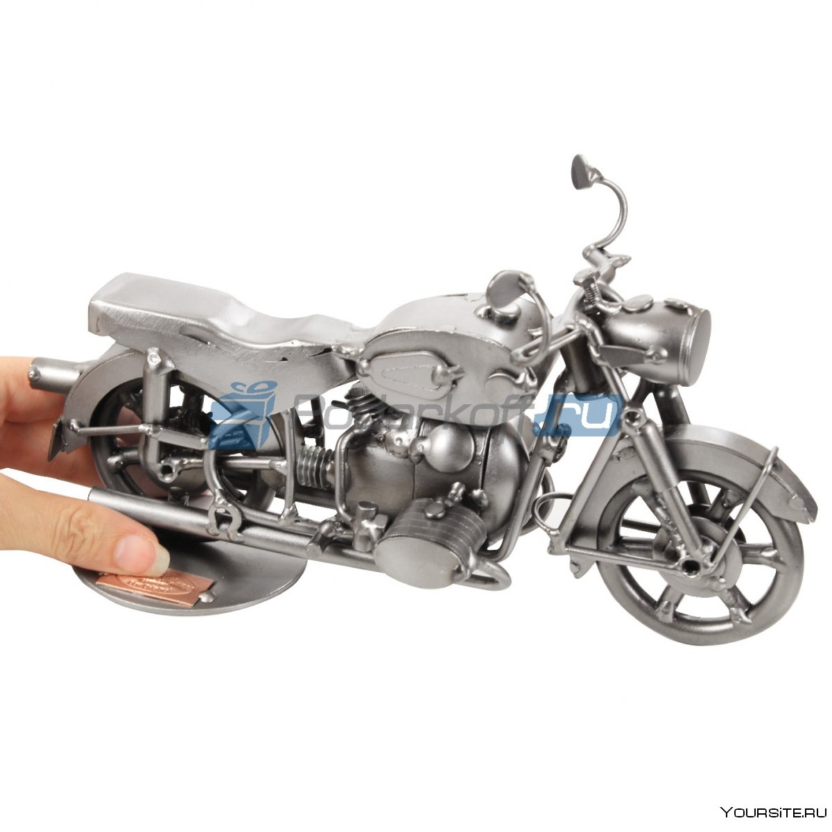 Кроссовый мотоцикл из металла