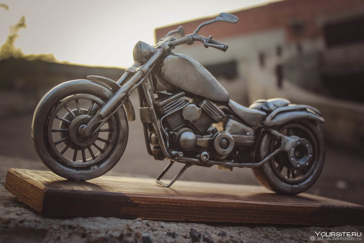 Мотоцикл из металла