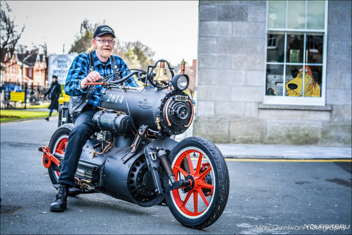 V8 мотоцикл БМВ