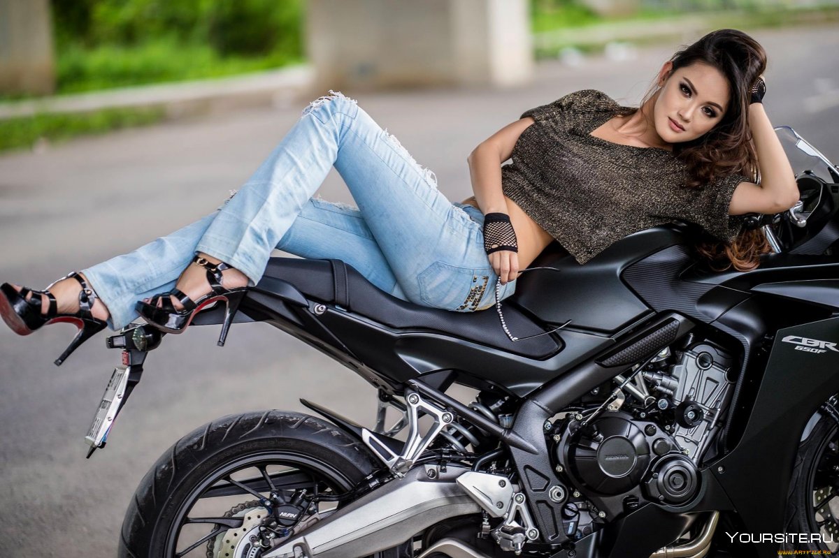 МВ агуста мотоцикл девушки