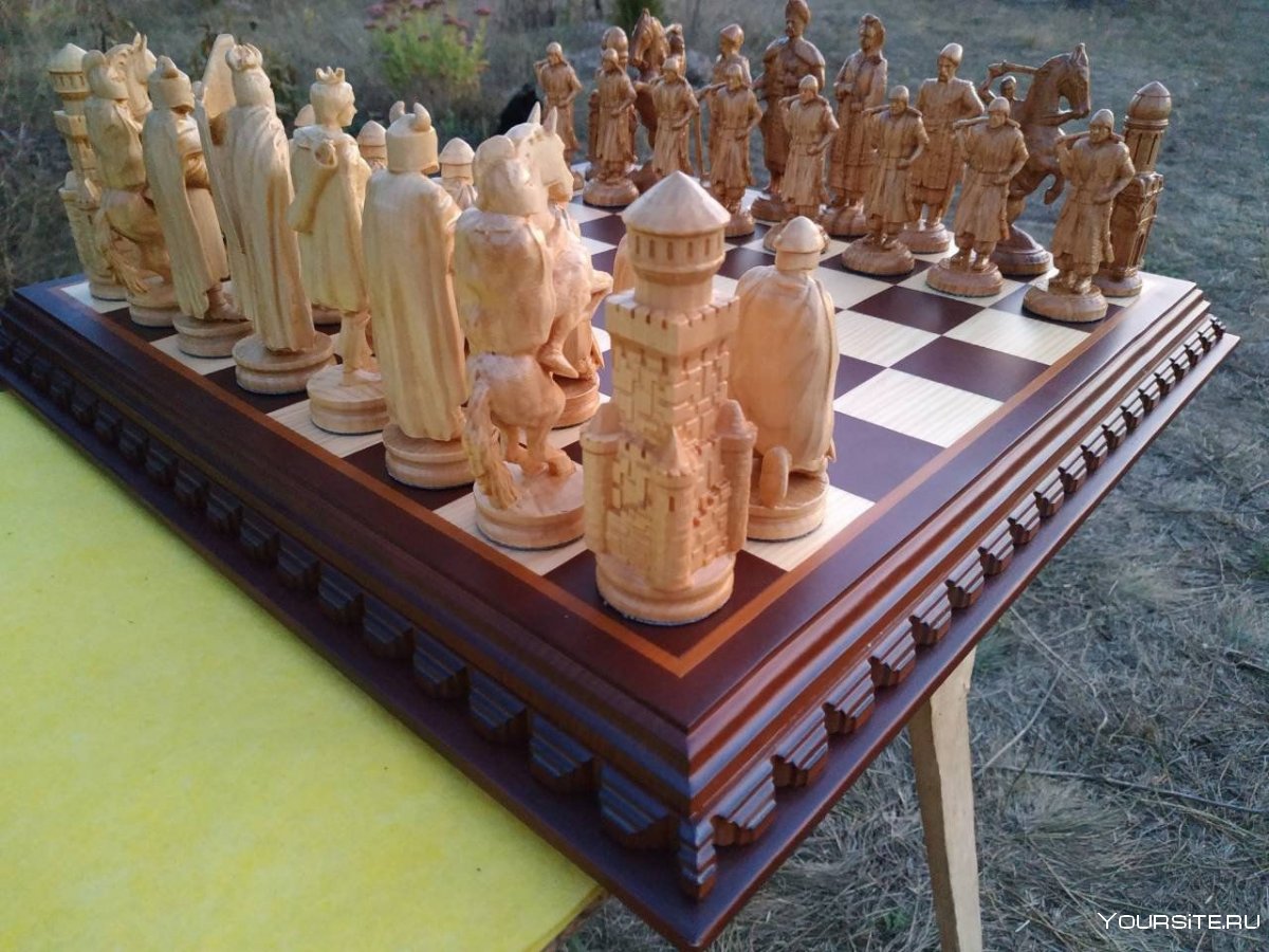 Резьба по дереву шахматные фигуры