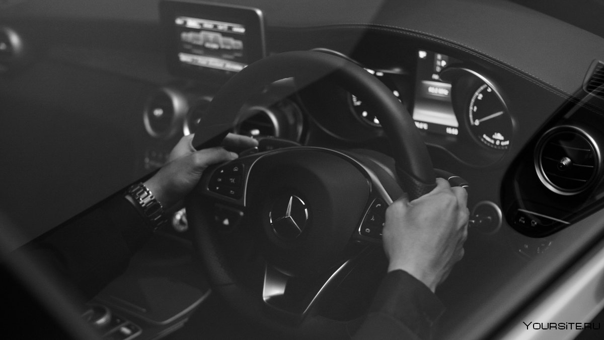 E350 Mercedes за рулём