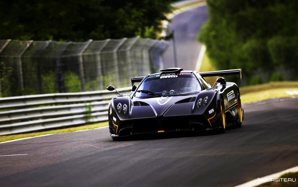 Спорткар Pagani Zonda r