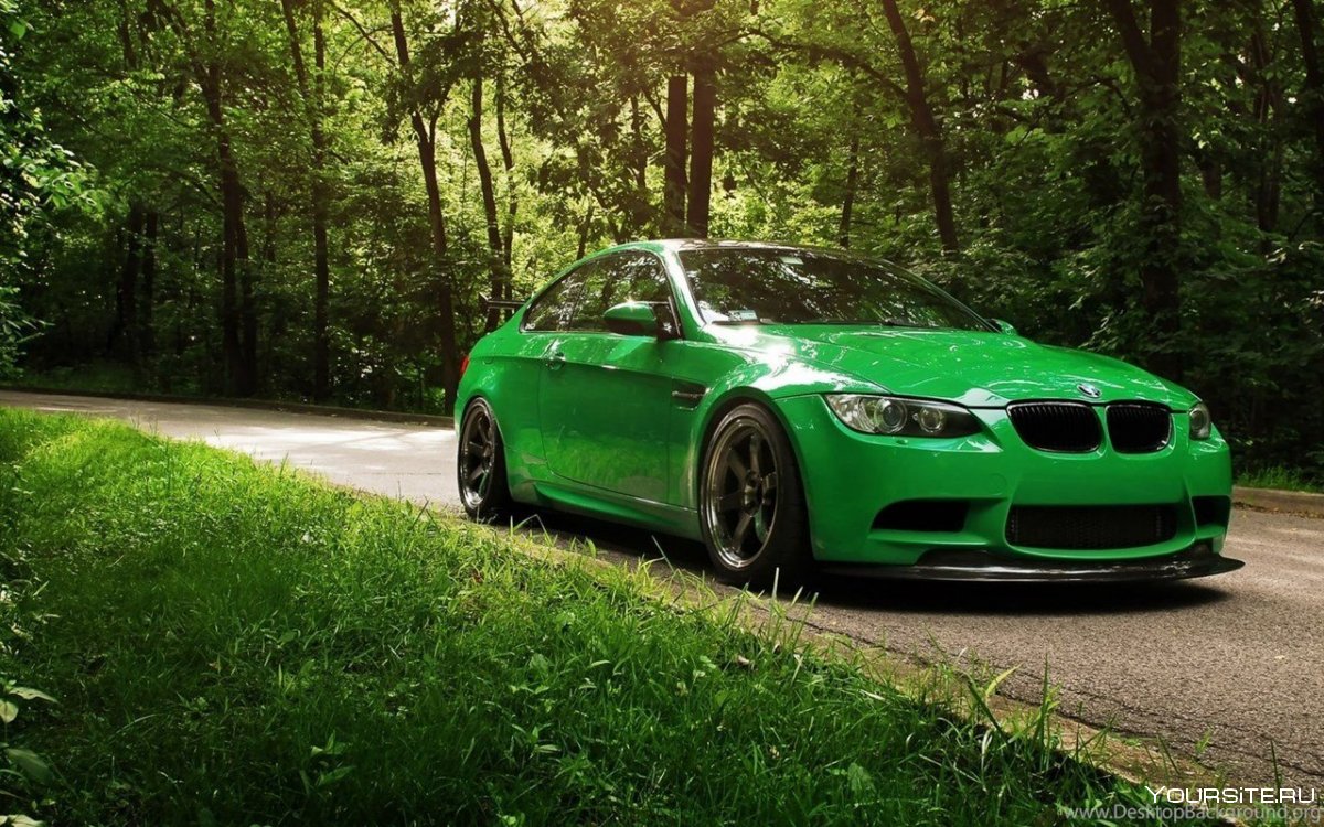 BMW m5 темно зеленая