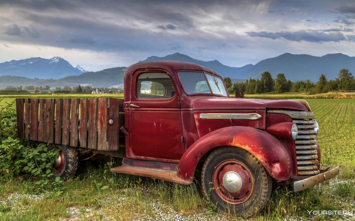 Старинные грузовые автомобили