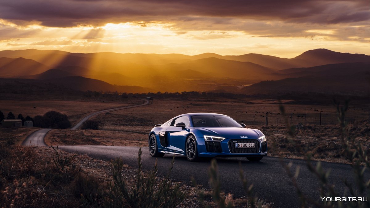 Audi на фоне заката
