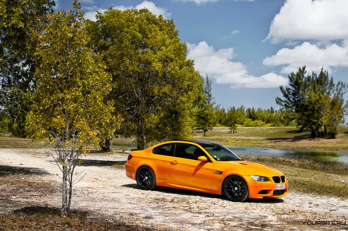 BMW m3 оранжевая