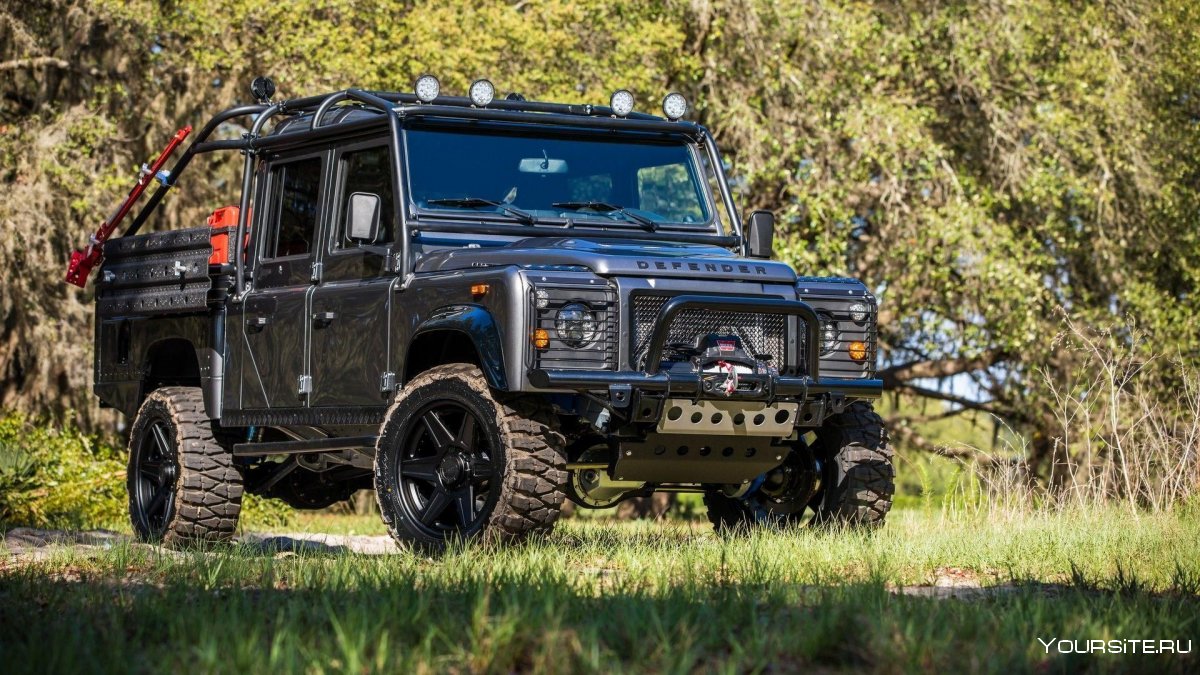Внедорожник Land Rover Defender