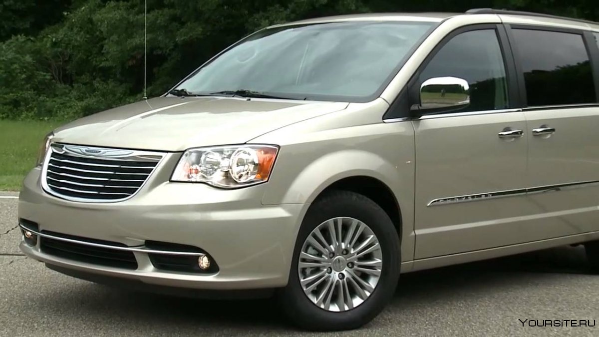 Chrysler Town Country 4