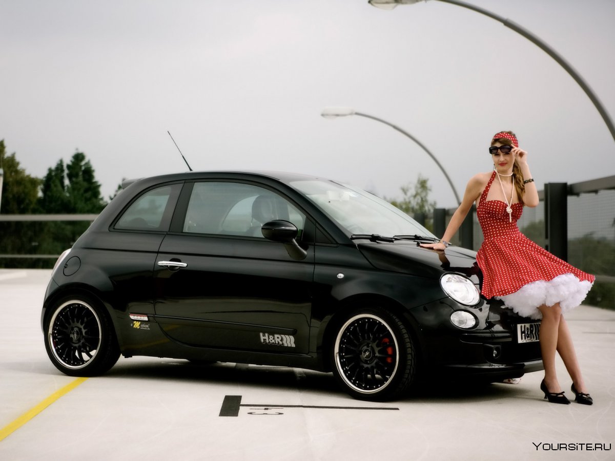 Fiat 500 и девушка