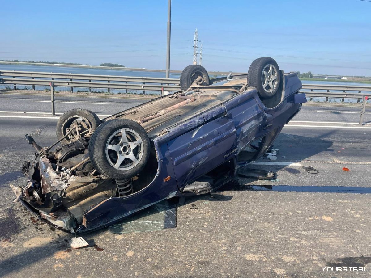 Ночная дорога в машине