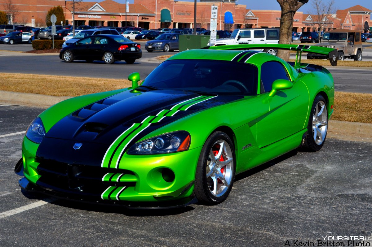 Dodge Viper зеленый