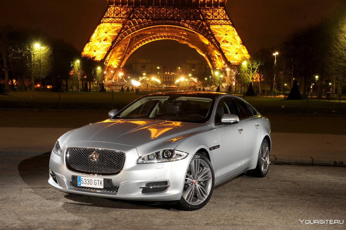 Jaguar XJ серебристый