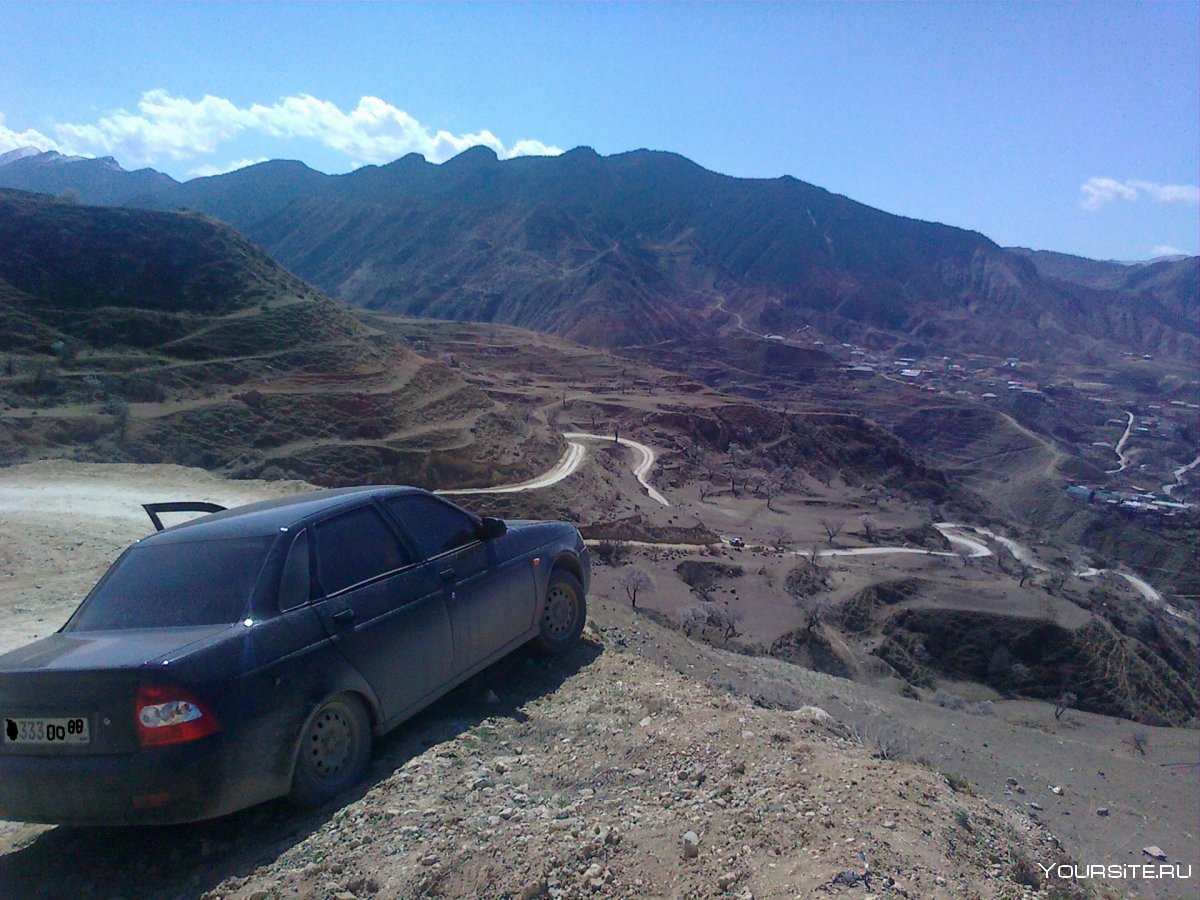 Машина в горах Дагестана