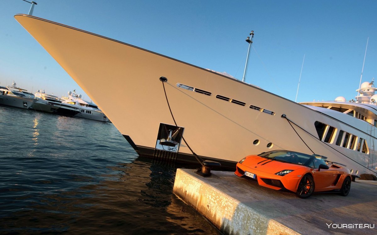 Оранжевая яхта