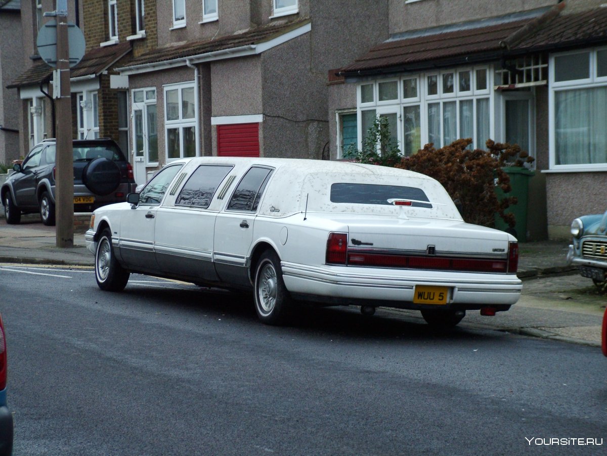 Lincoln Town car stretch Limousine 1986