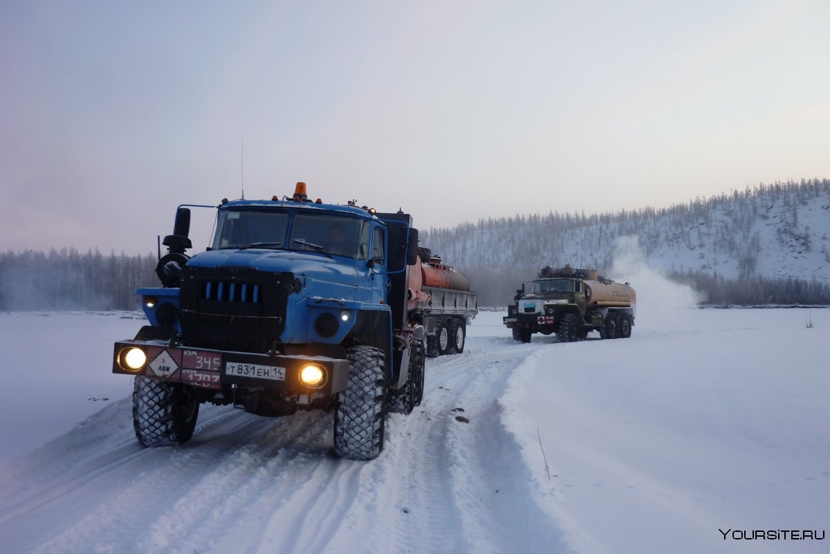 Урал 4320 тягач на зимнике