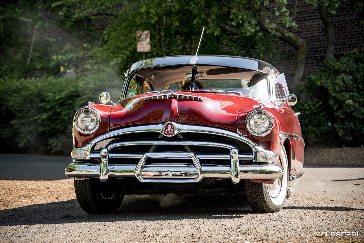 Автомобиль Hudson Hornet