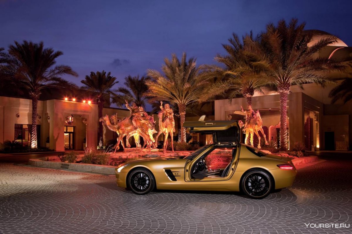 Mercedes AMG SLS Desert Gold