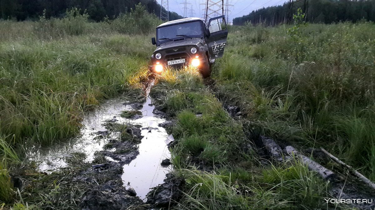 УАЗ 469 В болоте