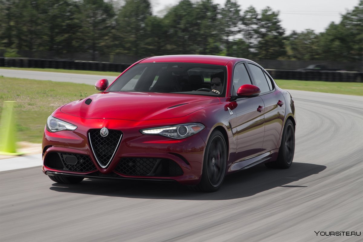 Альфа Ромео Giulia Quadrifoglio