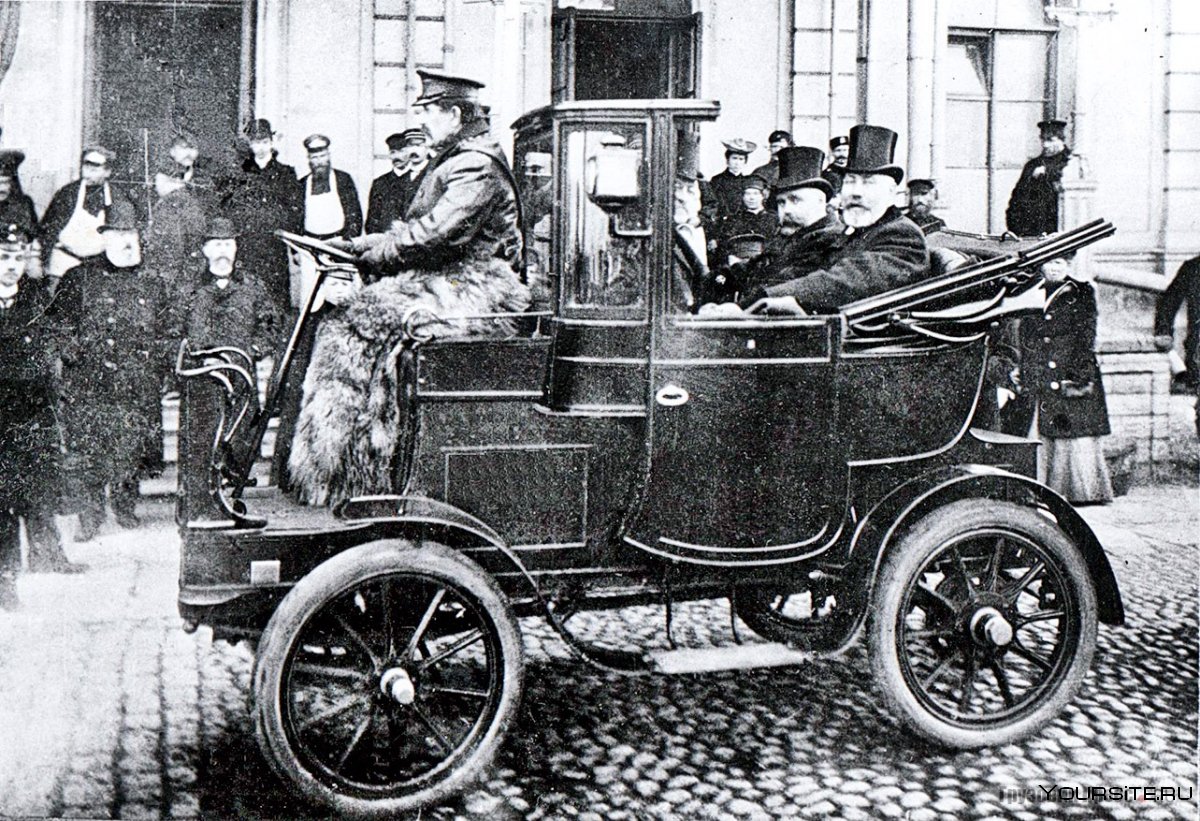 Первый русский автомобиль Яковлева и фрезе 1896 года