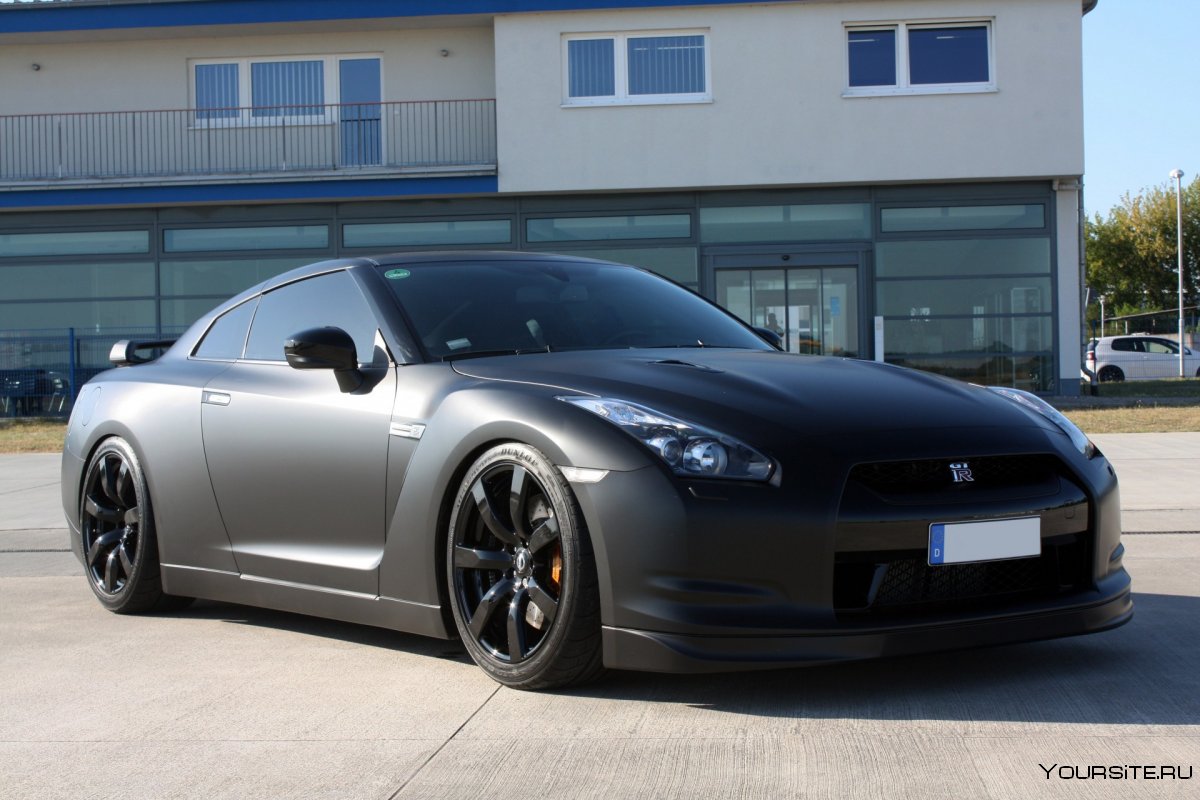 Nissan GTR 35 чёрная