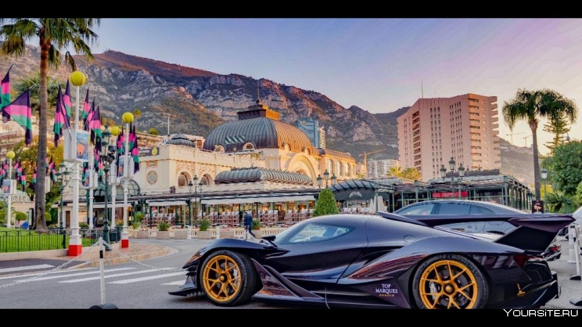 Машина на фоне Монте Карло