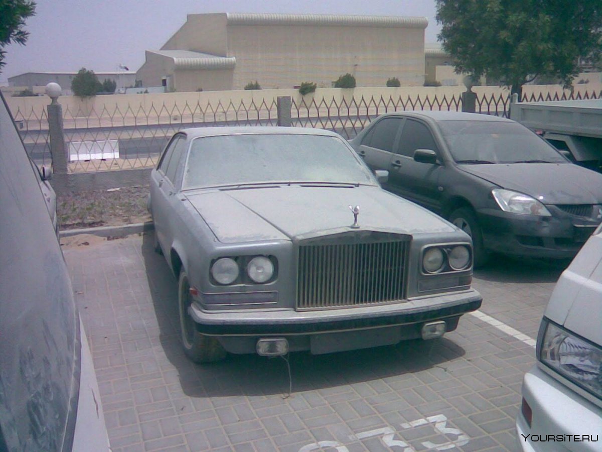Кладбище автомобилей в Дубае