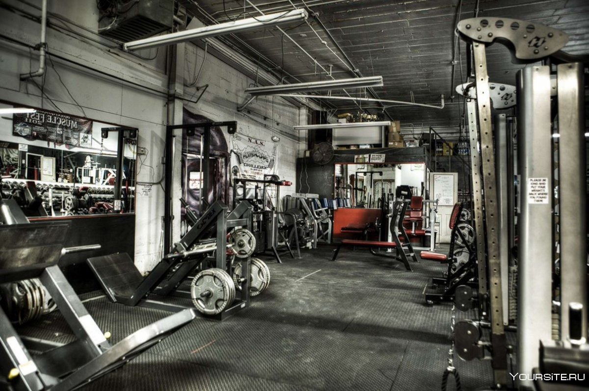 Тренажерный зал в подвале