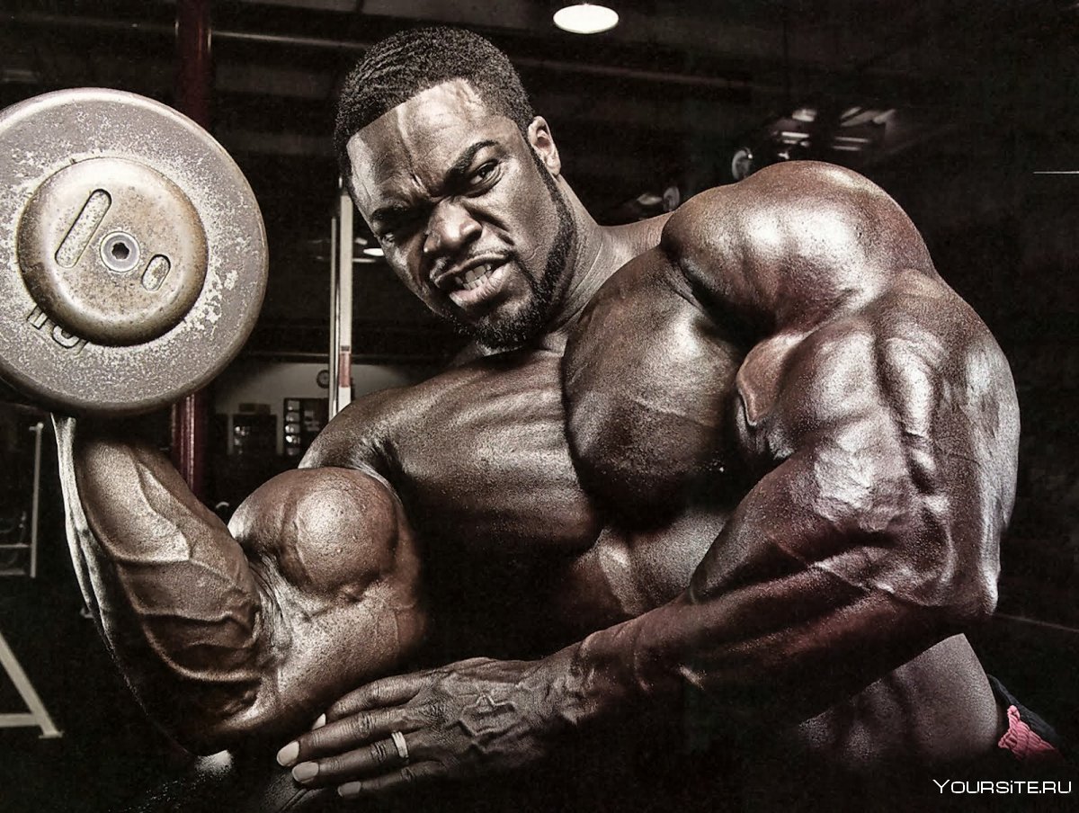 Накаченные темнокожие мужчины
