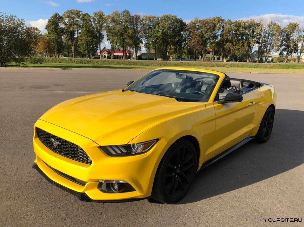 Форд Мустанг 2020 желтый