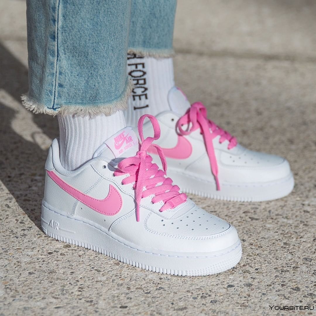 Nike Air Force 1 07 White Pink