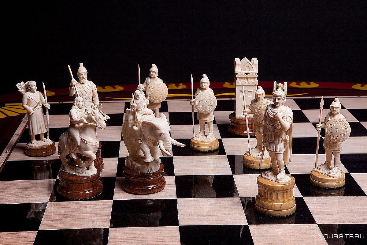 Расставленные на доске шоколадные шахматные фигуры - настоящий шедевр кондитерского искусства!