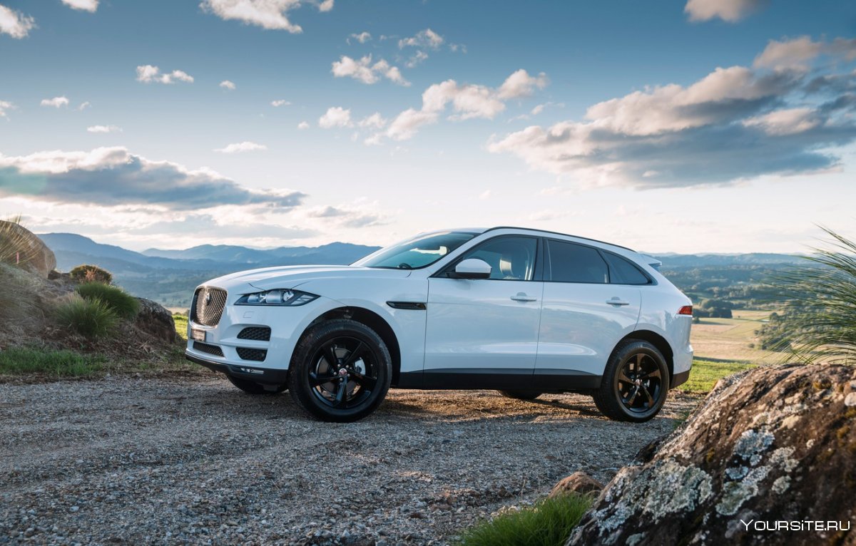 Jaguar f-Pace белый