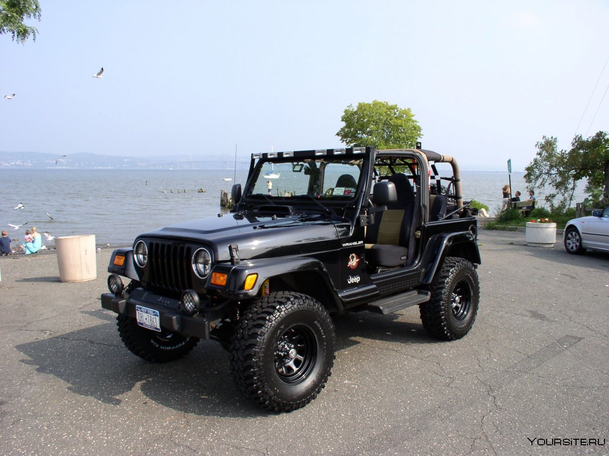 Jeep Wrangler TJ черный